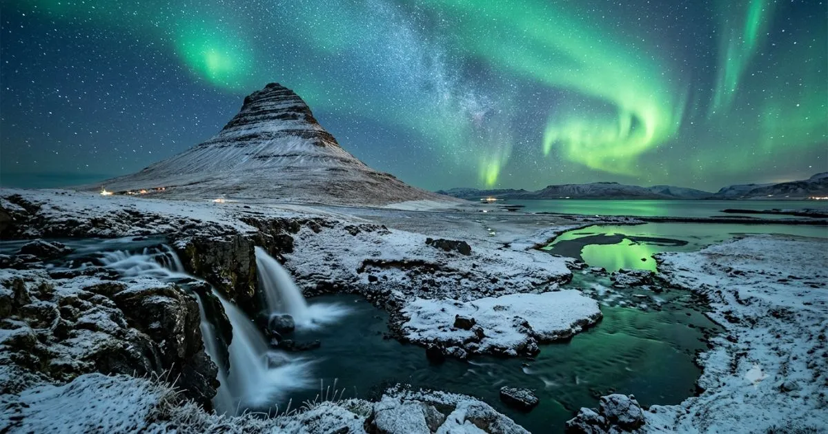 Home 30 northern lights in iceland
